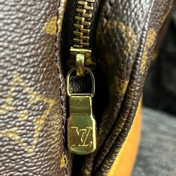 Vintage Louis Vuitton Montsouris - Picture 5 of 10